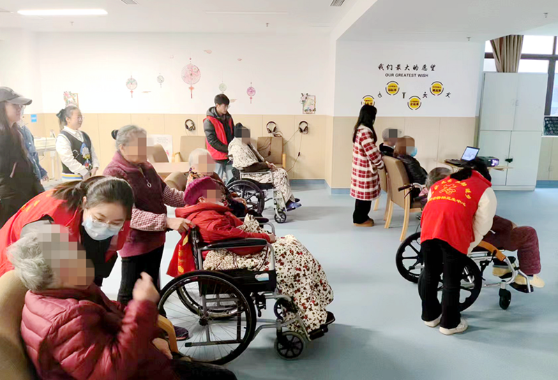 我院老年心身疾病科三病區(qū)開展“高齡老人暖冬志愿服務”活動